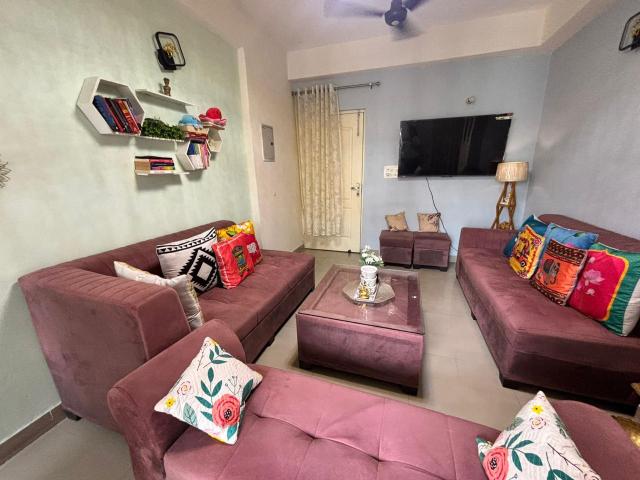 Rental | 2 BHK + Study Room 1550 Sq.Ft. Apartment in Mahagun Majestic