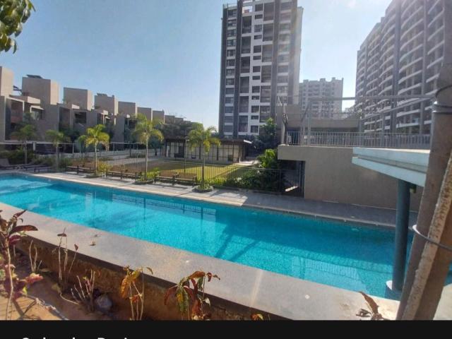 Rental | 2 BHK + Study Room,Extra Room,Basement,Store Room 750 Sq.Ft. Apartment in Mantra Montana Phase 1