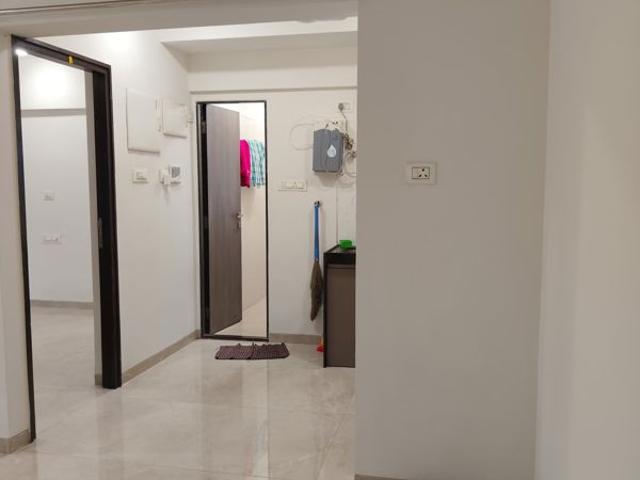 Rental | 2 BHK + Store Room 950 Sq.Ft. Apartment in Platinum 53 West