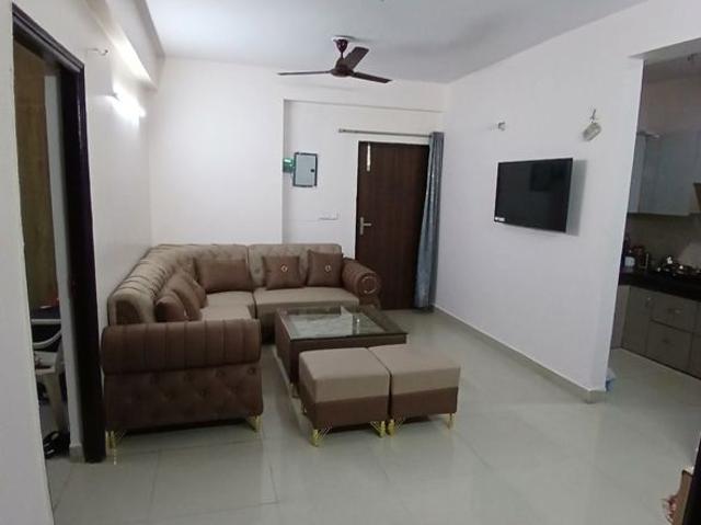Rental | 2 BHK + Store Room 1005 Sq.Ft. Apartment in JKG Palm Resort