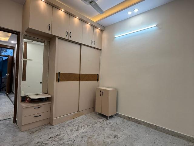 Rental | 2 BHK + Store Room 1150 Sq.Ft. Apartment in Supertech Livingston