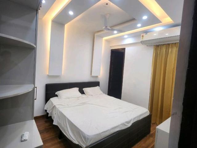 Rental | 2 BHK + Pooja Room 583 Sq.Ft. Apartment in Signature The Serenas
