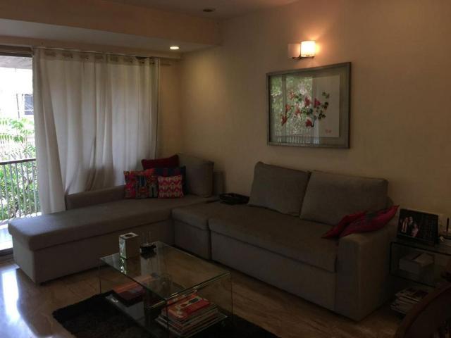 Rental | 2 BHK + Pooja Room 700 Sq.Ft. Apartment in Bandra West