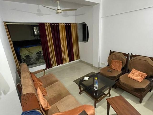 Rental | 2 BHK + Pooja Room 700 Sq.Ft. Apartment in Khar West