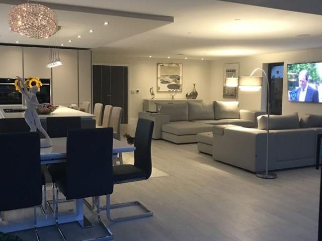 Rental | 2 BHK + Pooja Room 850 Sq.Ft. Apartment in Amardeep Apartment Santacruz West