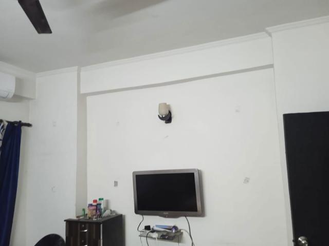 Rental | 2 BHK + Pooja Room 900 Sq.Ft. Apartment in Amrapali Hanging Gardens