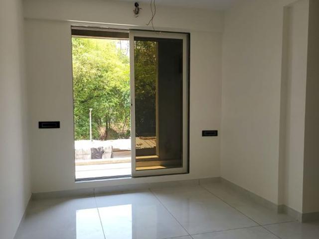 Rental | 2 BHK + Pooja Room 950 Sq.Ft. Apartment in Dosti West County