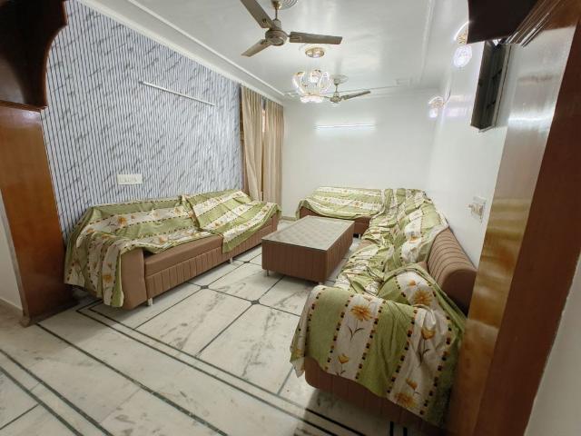 Rental | 2 BHK + Pooja Room 1505 Sq.Ft. Apartment in Shri Banke Vihari