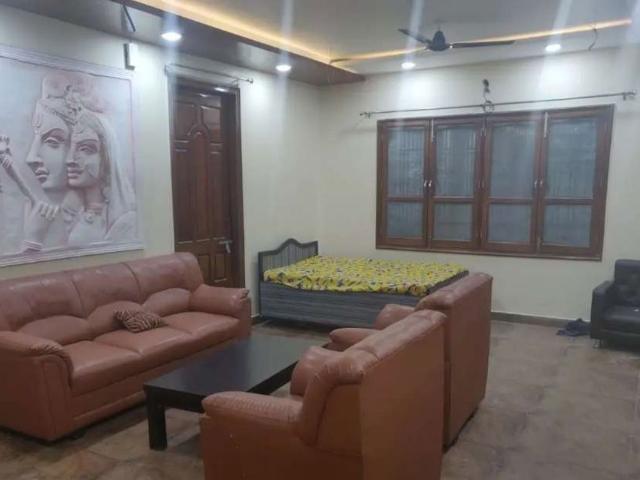 Rental | 2 BHK + Pooja Room 1750 Sq.Ft. Apartment in Hazratganj
