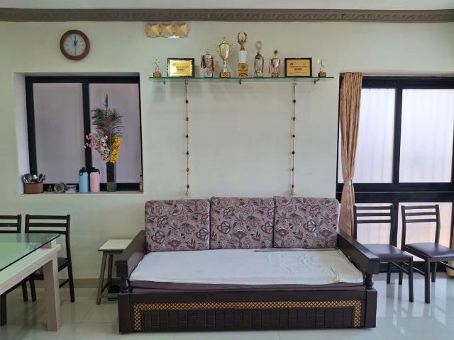 Rental | 2 BHK + Pooja Room,Extra Room 700 Sq.Ft. Apartment in Kalpataru Towers
