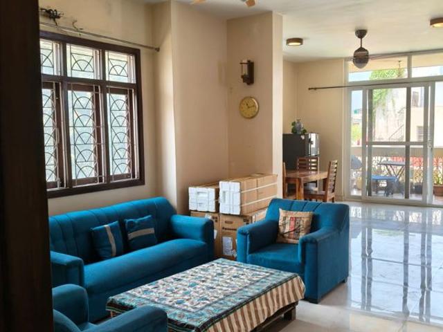 Rental | 2 BHK + Pooja Room,Servant Room,Extra Room 1500 Sq.Ft. Apartment in East Of Kailash