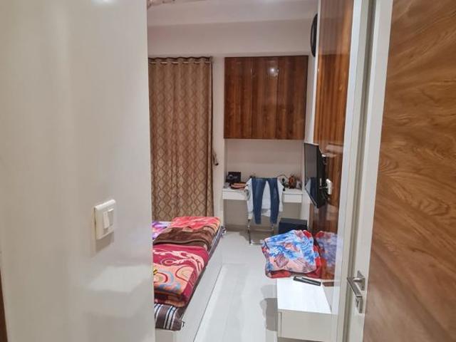 Rental | 2 BHK + Pooja Room,Servant Room,Extra Room,Basement 1080 Sq.Ft. Apartment in Oberoi Realty Park View