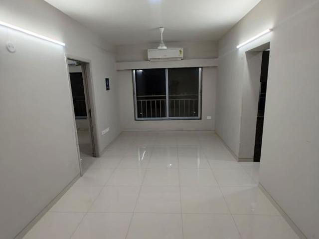 Rental | 2 BHK + Pooja Room,Servant Room,Study Room,Extra Room,Basement,Store Room 650 Sq.Ft. Apartment in HDIL Dheeraj Jamuna