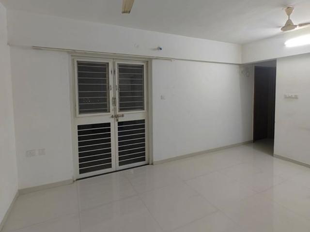 Rental | 2 BHK + Pooja Room,Servant Room,Study Room,Extra Room,Basement,Store Room 790 Sq.Ft. Apartment in Kohinoor Zen Estate