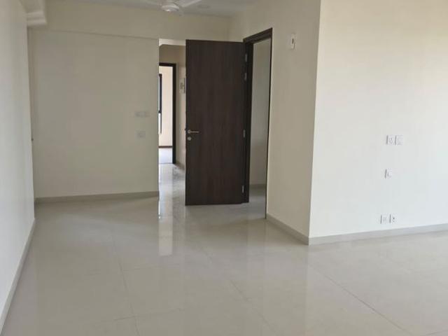 Rental | 2 BHK + Pooja Room,Servant Room,Study Room,Extra Room 750 Sq.Ft. Apartment in Adani Ten BKC