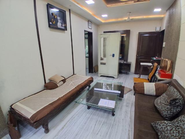Rental | 2 BHK + Pooja Room,Store Room 700 Sq.Ft. Apartment in Uma Sadan Chembur