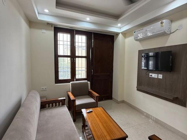 Rental | 2 BHK + Pooja Room,Store Room 950 Sq.Ft. Apartment in Chattarpur