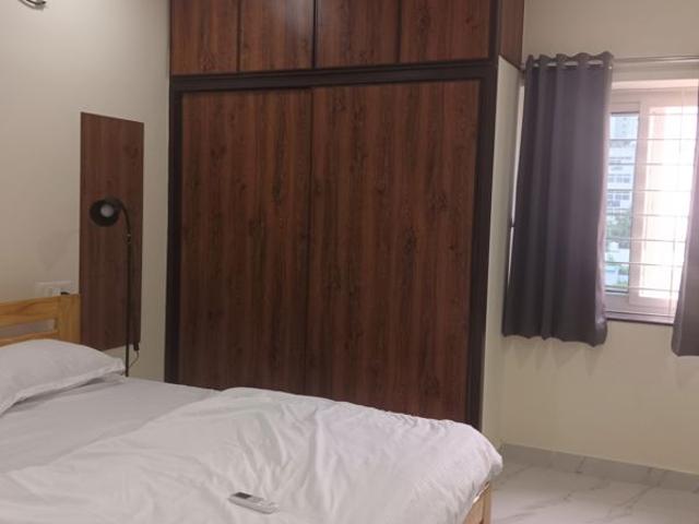 Rental | 2 BHK + Prayer Room 1100 Sq.Ft. Apartment in Alkapuri