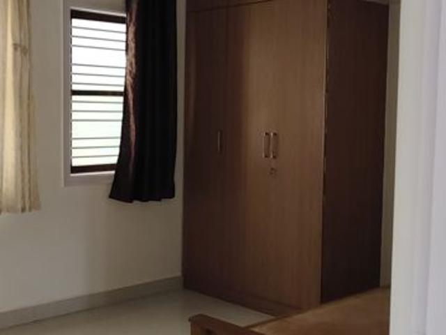 Rental | 2 BHK + Prayer Room 1100 Sq.Ft. Apartment in Indiranagar