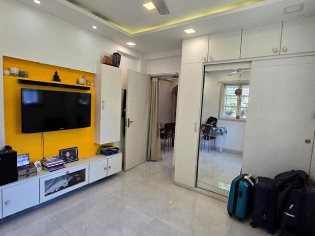 Rental | 2 BHK + Prayer Room 700 Sq.Ft. Apartment in Bandra West