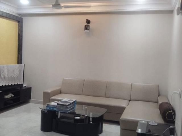 Rental | 2 BHK + Prayer Room 700 Sq.Ft. Apartment in Khar West