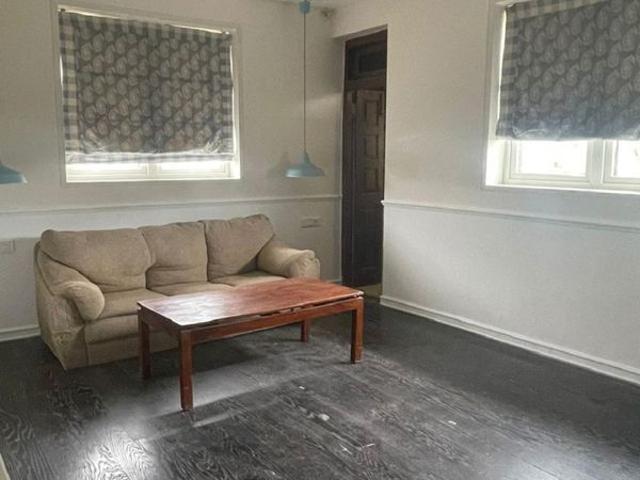 Rental | 2 BHK + Prayer Room 700 Sq.Ft. Apartment in Khar West