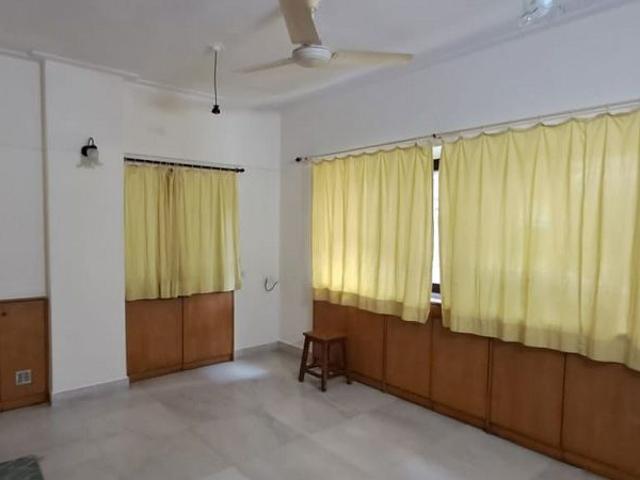 Rental | 2 BHK + Prayer Room 700 Sq.Ft. Apartment in Santacruz West