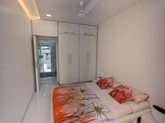 Rental | 2 BHK + Prayer Room 900 Sq.Ft. Apartment in Bandra Breeze Apartment