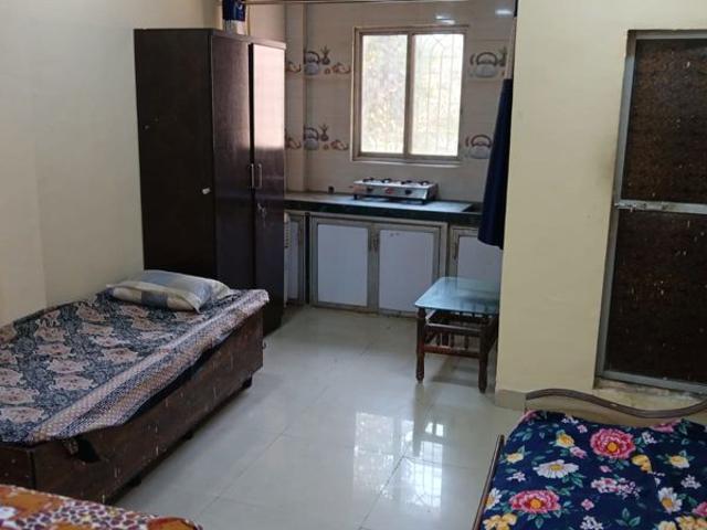 Rental | 2 BHK + Prayer Room,Servant Room,Extra Room 1000 Sq.Ft. Apartment in Charisma Amir Apartments