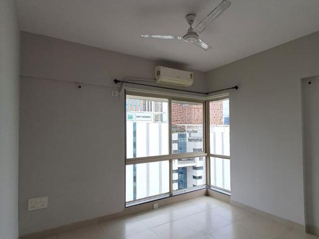 Rental | 2 BHK + Prayer Room,Servant Room,Study Room,Extra Room 800 Sq.Ft. Apartment in Vrindavan Society Goregaon