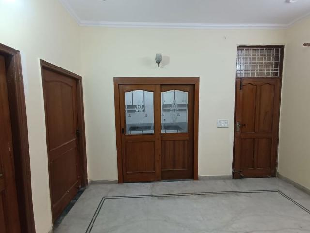 Rental | 2 BHK + Prayer Room,Servant Room,Study Room,Extra Room,Basement,Store Room 1245 Sq.Ft. Independent House in Sector 4