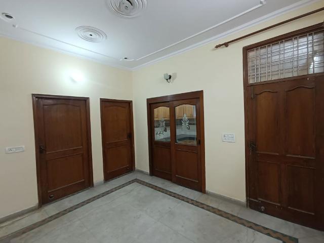 Rental | 2 BHK + Prayer Room,Servant Room,Study Room,Extra Room,Basement,Store Room 1275 Sq.Ft. Independent House in Sector 4
