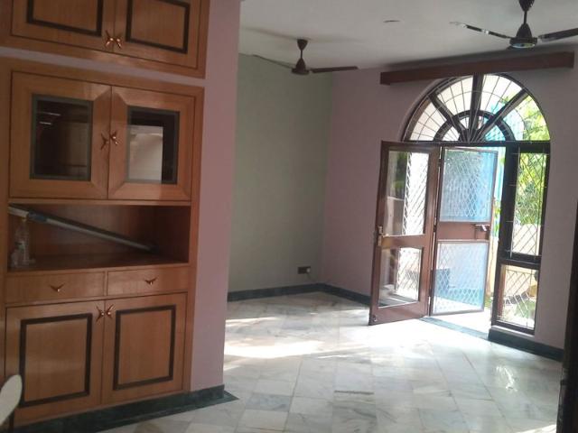 Rental | 2 BHK + Prayer Room,Servant Room,Study Room,Extra Room,Store Room 1500 Sq.Ft. Villa in Sushant Lok I