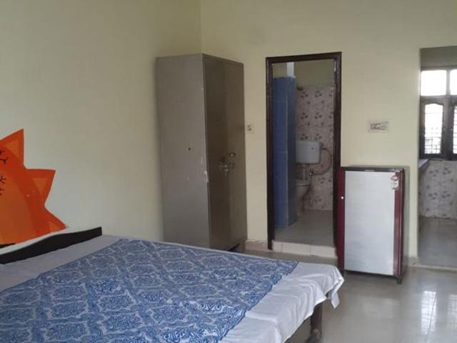 Rental | 2 BHK + Prayer Room,Servant Room,Study Room,Extra Room,Store Room 1250 Sq.Ft. Independent House in Housing Board Colony Sector 7