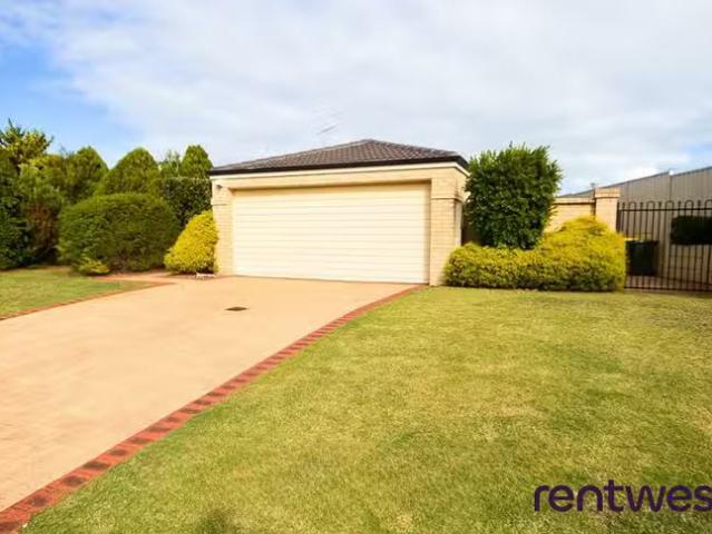Unique 2 Boileau Place, San Remo, WA 6210