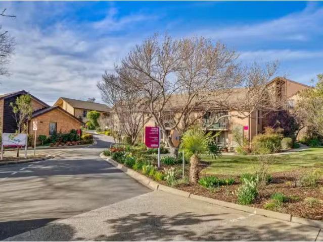 Just in! 2 BR 41/11 Namatjira Drive, WESTON House for rent Li.