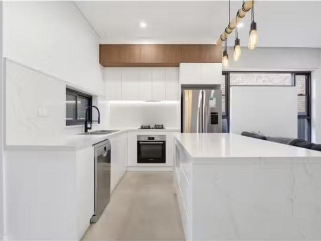 Deal! 2 BR 41 French Lane, Kogarah Apartment for rent Listed.