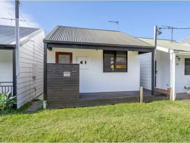 Cozy 2 BR 41 Robert Street, Wickham House for rent Listed by.