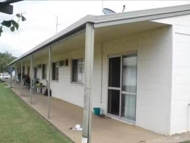 Charming 2 BR 4/22 Wilga Street, Blackwater, QLD 4717