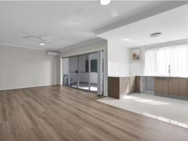 Deal! 2 BR 42/50 Warby Street, Campbelltown Apartment for rent.