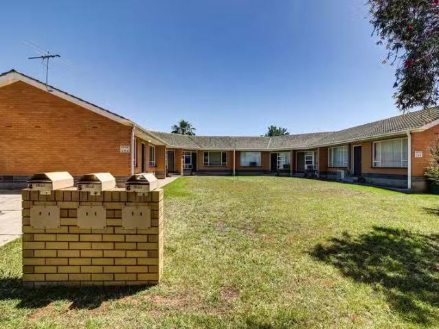 Unique 2 BR 4/30 32 Tallack Street, Windsor Gardens, SA 5087.
