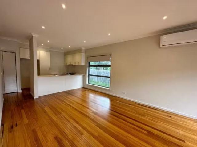 Unique 2 BR 4/49 St Vigeons Road, Reservoir VIC 3073 Villa F.