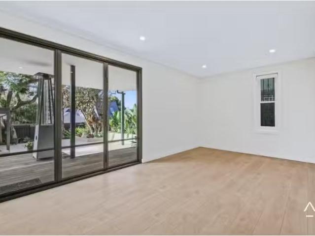 Cozy 2 BR 48 Harrow Road, Stanmore House for rent Listed by S.