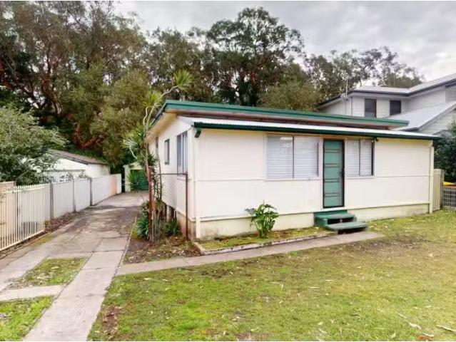 Nice 2 BR 4 Cudgee Avenue, Summerland Point House for rent Li.