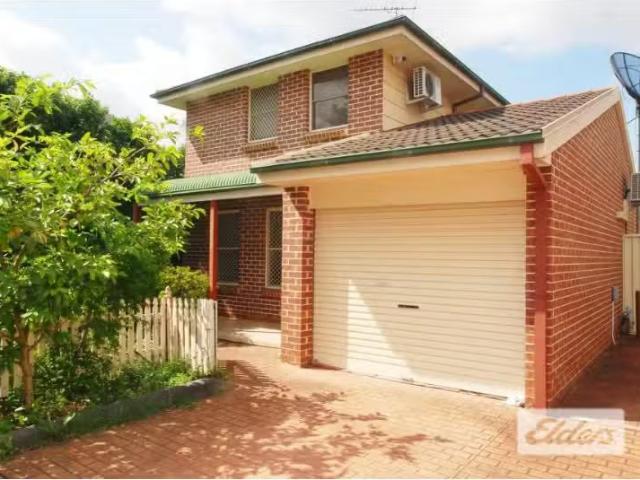 Charming 2 BR 5/12 Cameron Street, Lidcombe Townhouse for rent.