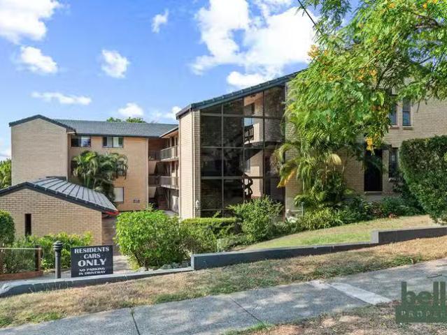 For Rent! 2 BR 5/15 Junction Road, Clayfield, QLD 4011