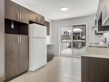 Unique 2 BR 550 Rue Valiquette, Sainte Adèle, QC, J8B 2M2 le.