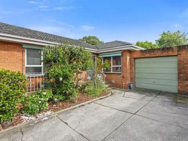 Unique 2 BR 5/541 Tooronga Road, Hawthorn East, VIC 3123