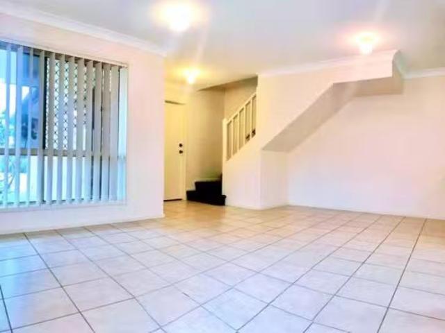 Nice 2 BR 56 Nursery Avenue, Runcorn, QLD 4113