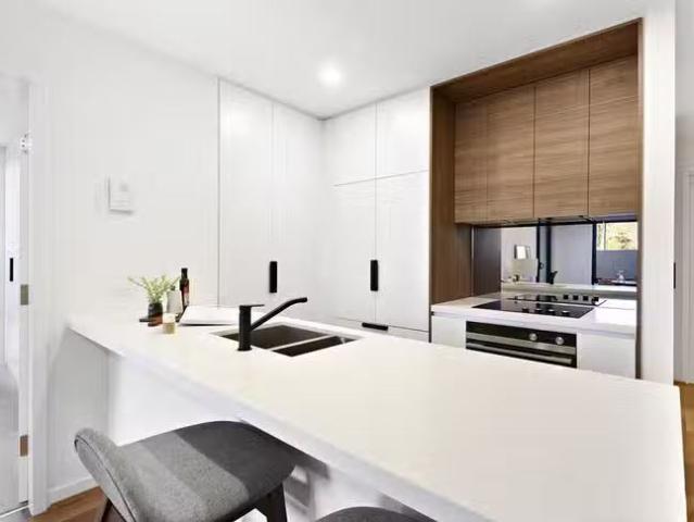 Deal! 2 BR 57/217 Northbourne Avenue, Turner, ACT 2612